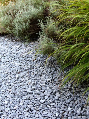 Gravier calcaire gris Ardenner concassé (jardin paysagé)
