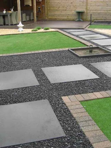 Basalte gravier noir concassé jardin paysagé