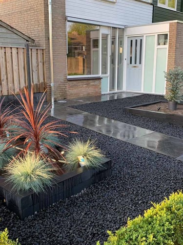 Basalt Splitt 16 - 32mm garten verlegt
