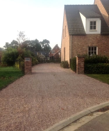 Belgisch Rot Splitt 8 - 16 Einfahrt