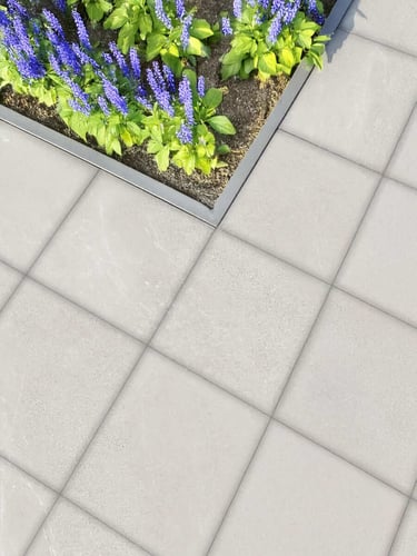Ultra Time Stone Ghiaccio 60x60x2cm verlegt