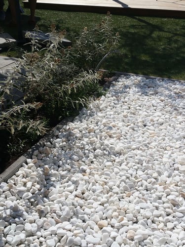 Crystal White grind 25 - 40mm aangelegde tuin