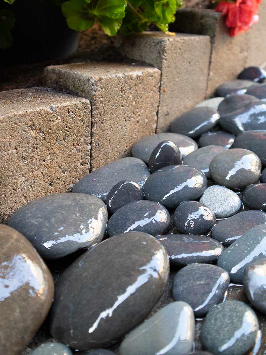 Beach pebbles noir grands galets 30 - 60mm (3 - 6cm) jardin paysagé