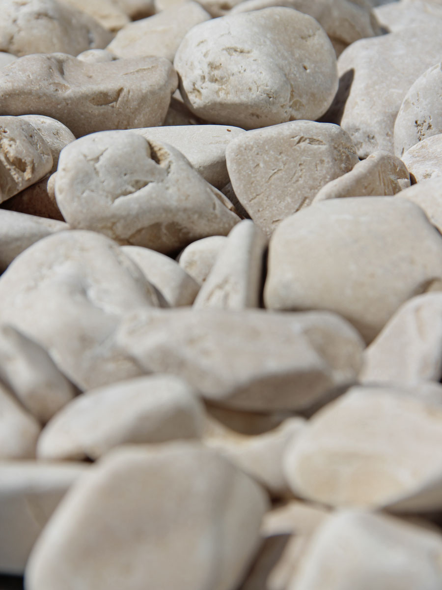 Canto Rodado Crema 25 - 40mm detalle