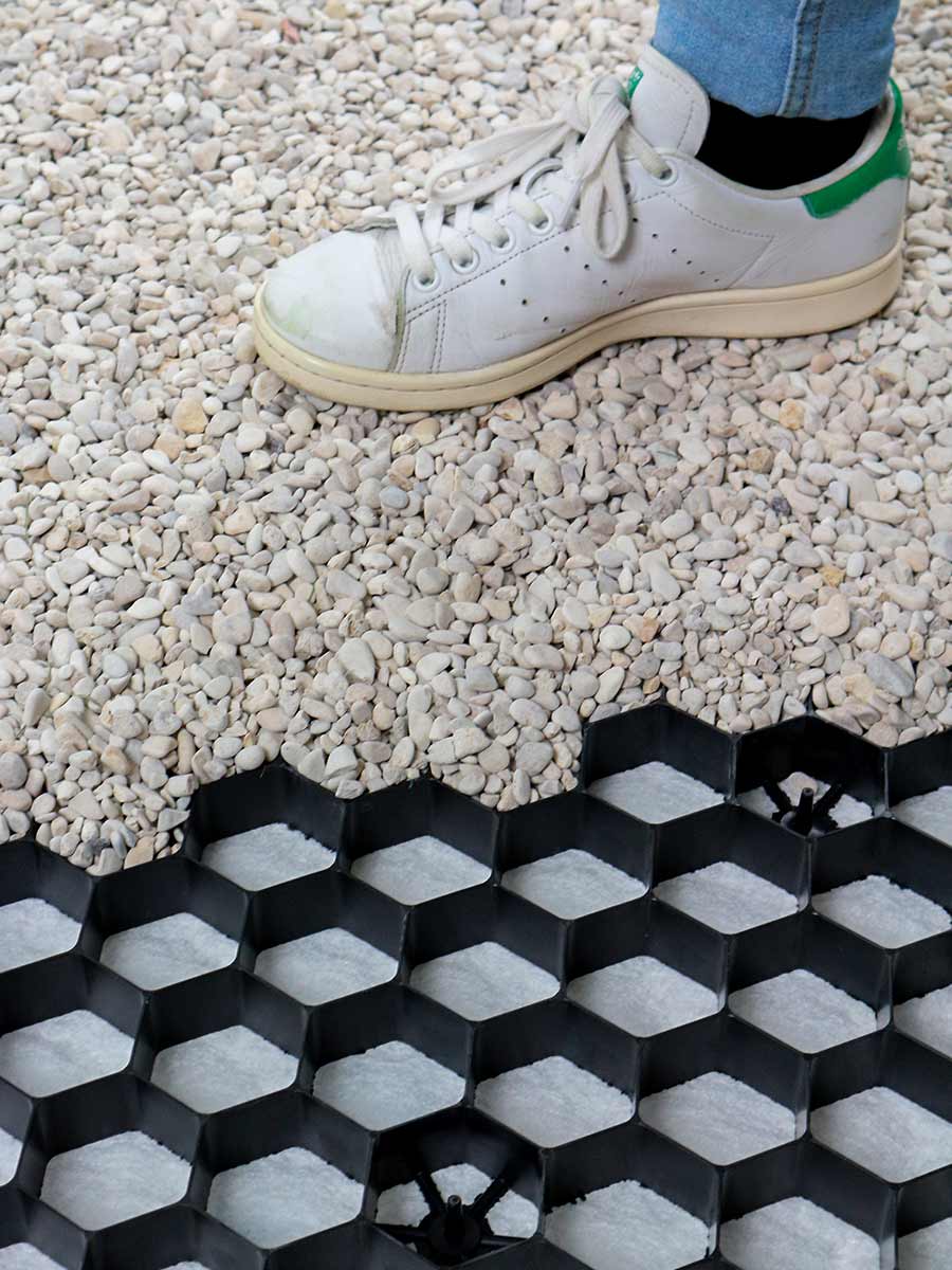 Geoceldas EuroGravel PLUS caminar sobre grava de manera cómoda
