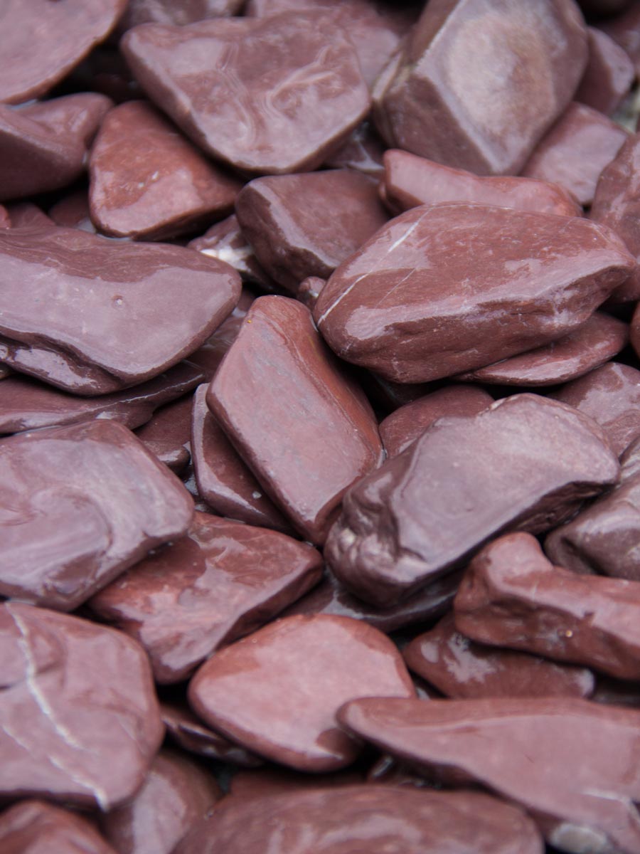 flat pebbles violet 30 - 60mm close (humide)