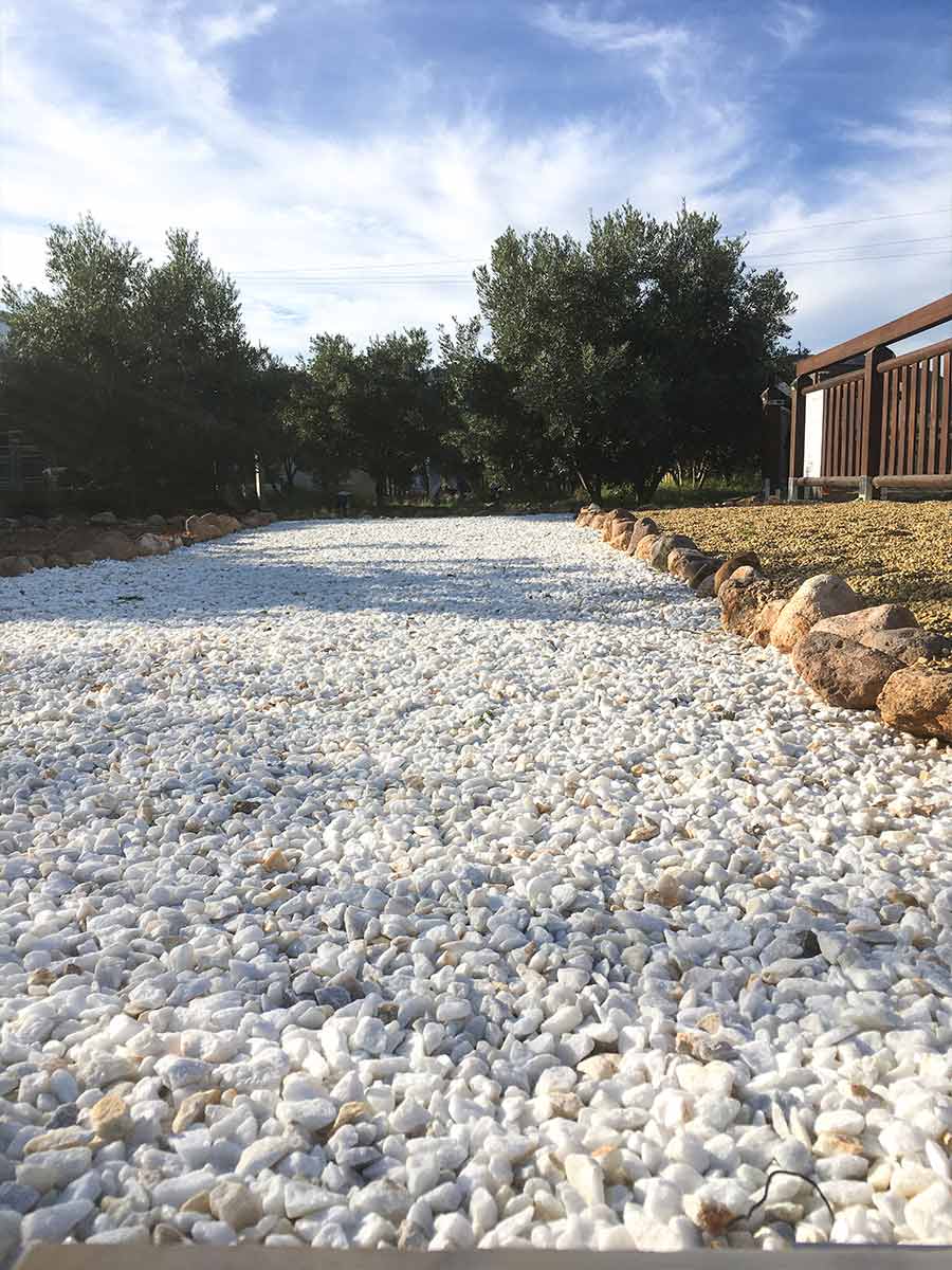 Grava Blanco Intenso instalada
