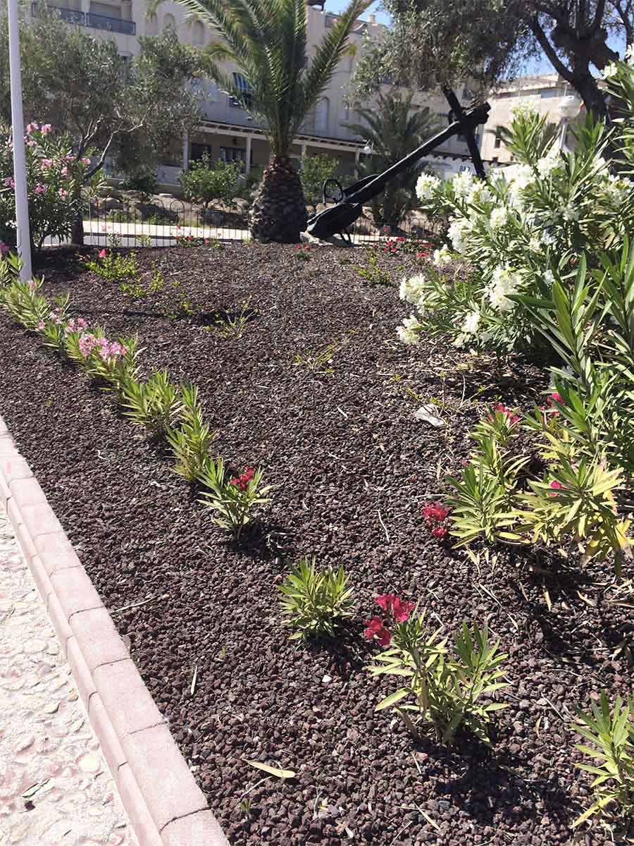 Pouzzolane lave rouge concassé jardin paysagé