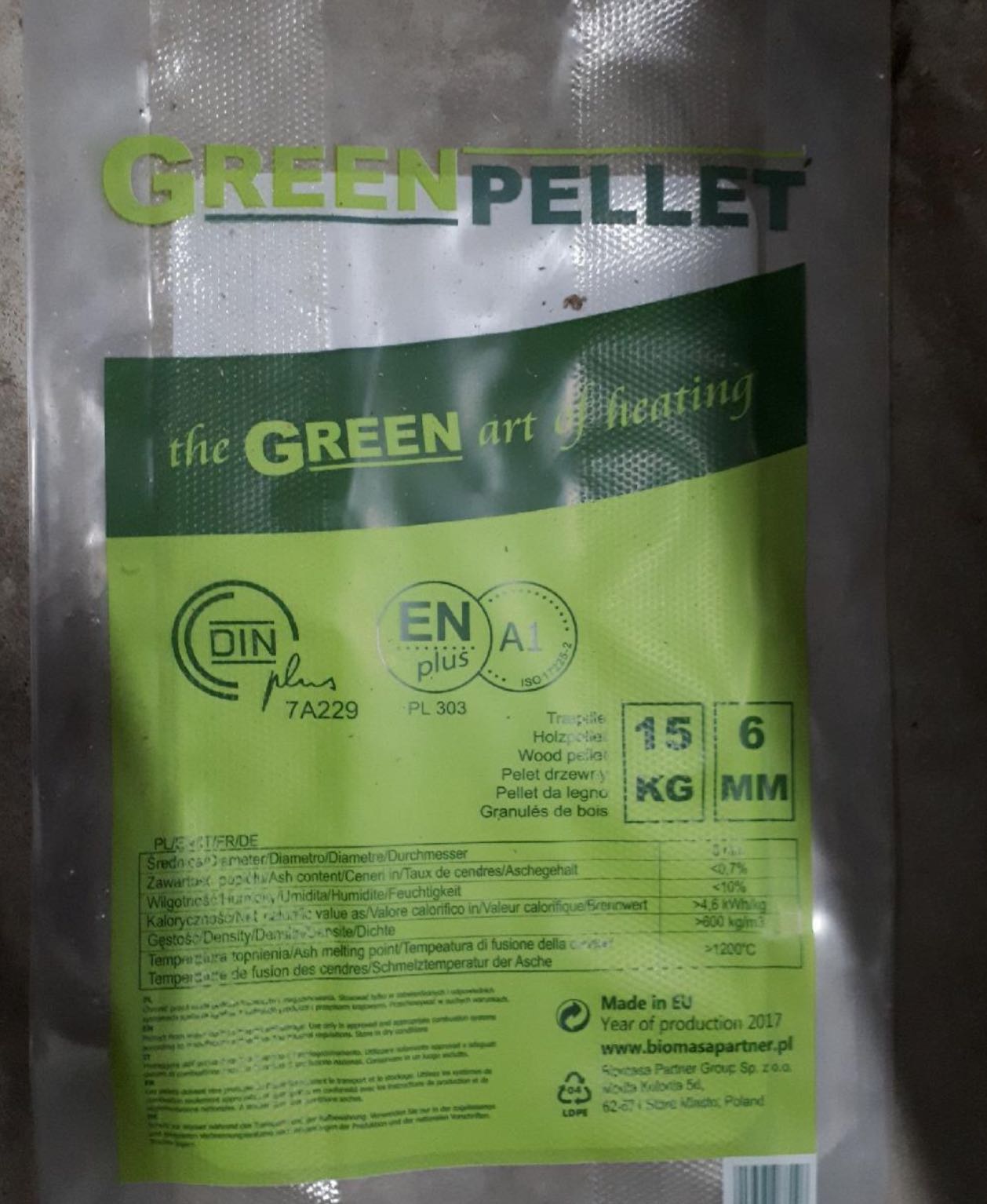 Holzpellets EN+A1 / DIN+ 1 Palette 70 x 15 kg Säcke (1050kg)