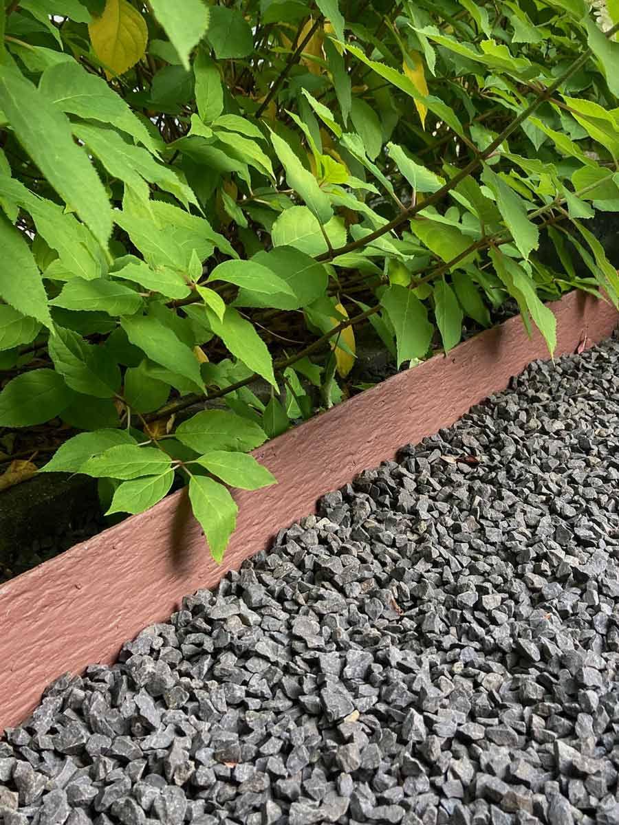 Bordura Multi-Edge ECO Recto 2m Marrón - Corten, Altura 10cm instalada