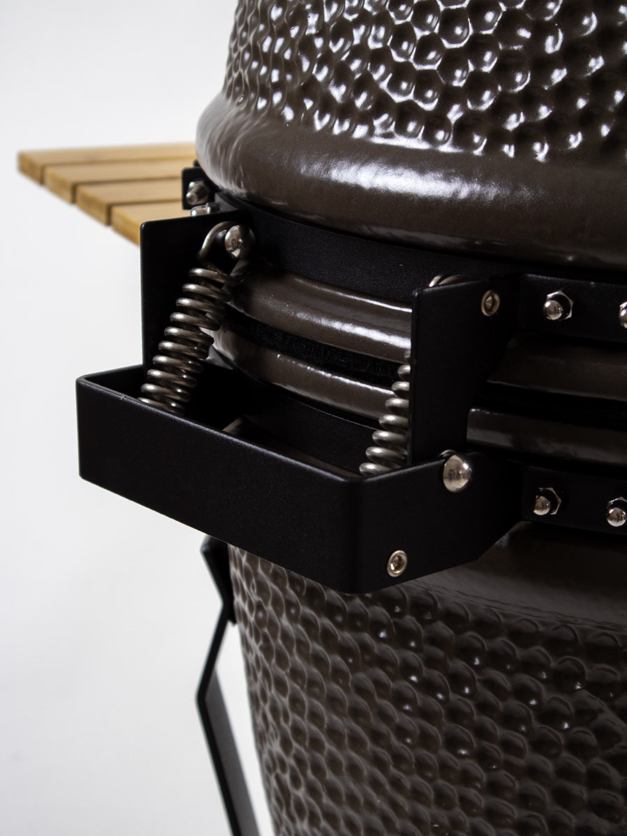 The Columbus Medium Kamado Gris Charcoal Completa, cierre