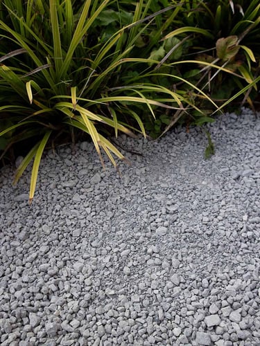 Dolomit Splitt Silver Grey 0 - 15mm verlegt