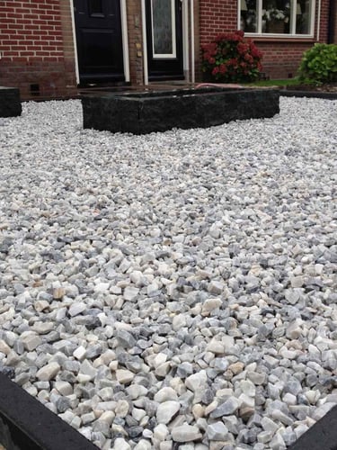 Jardín con geoceldas Easygravel 3XL instaladas