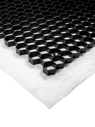 Vier Paletten Kiesgitter EuroGravel PLUS Schwarz (170,2m2)