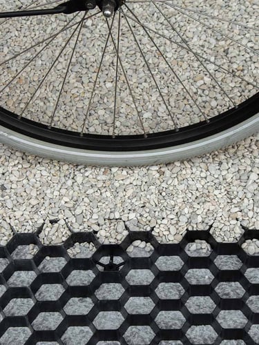 Quatre palettes complète stabilisateurs de gravier EuroGravel PLUS noir (170,2m2)