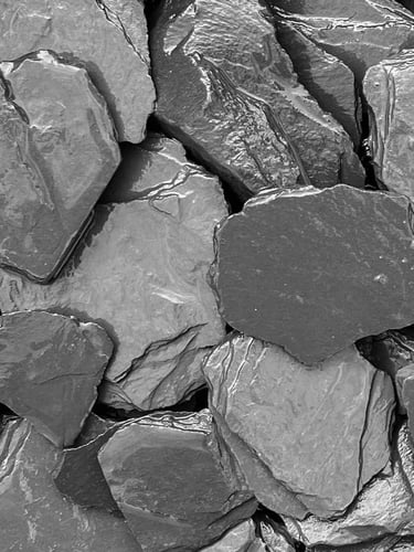 Grava Pizarra negra 20 - 40mm (mojado)