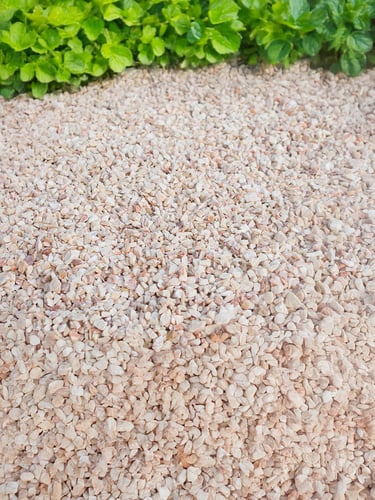 Gravier marbre rose 3 - 6mm paysagé