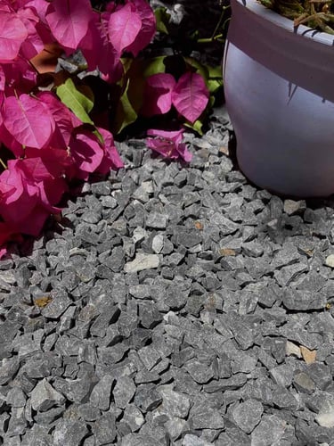 Gravilha Cinzento-Escuro instalada