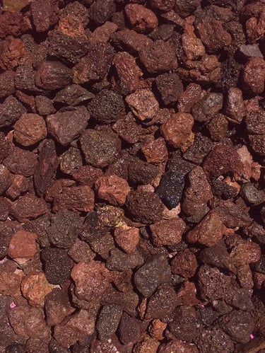 Gravilha Vulcânica Castanha 12-20mm humida