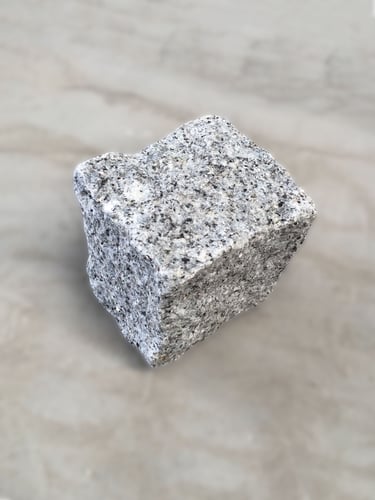 Pavés gris granit 8 - 10cm (humide)