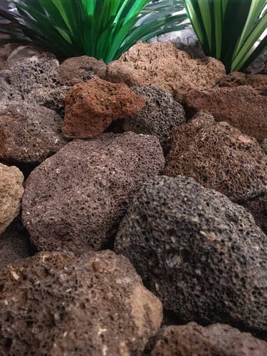 Lava breuksteen 40 - 80mm (4 - 8cm) aangelegd