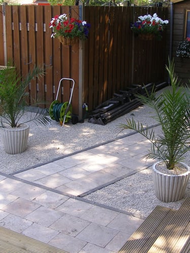 Mignonette galets jardin paysagé