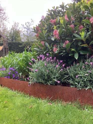 Multi-Edge METAL Cortenstahl 100x27,5cm verlegt