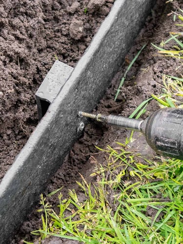 Multi-Edge ECO paaltjes zwart aangelegd