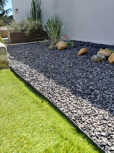 Bordura Multi-Edge ECO Recto 2m Negro, Altura 10cm instalada