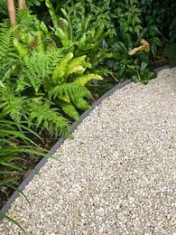 Borda Multi-Edge ECO Rolo 10m, Altura 10cm cinza instalada