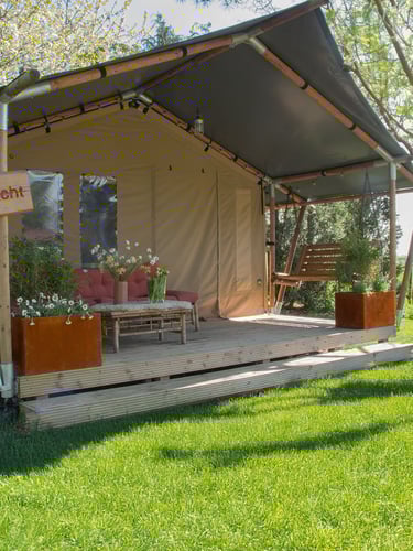 Multi-Edge FLORA Planter Corten steel 60x40x40cm landscaped