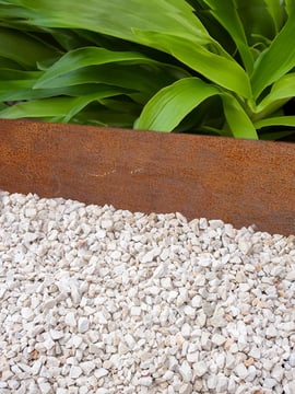 Bordura Multi-Edge METAL Acero Corten 150x27,5cm instalada