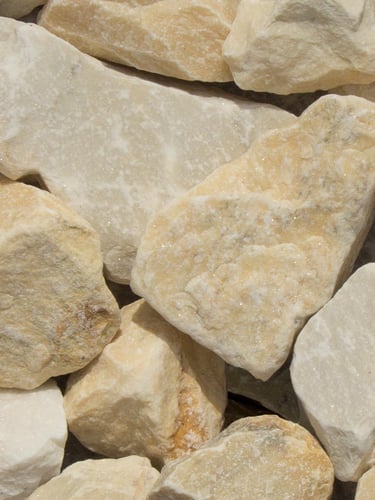 Rocalla Amarilla Mármol 40 - 60mm en seco 