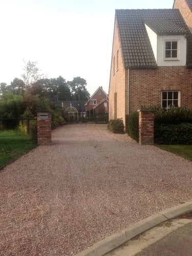 Rouge Belge gravier concassé 8 - 16mm jardin paysagé 