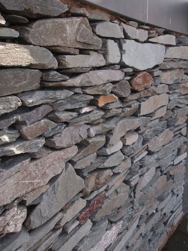 Mauersteine Schiefer Grün verarbeitet