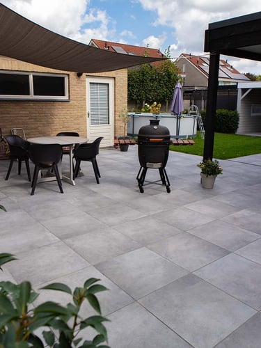 Ultra Solid Grey 60x60x3cm paysagé