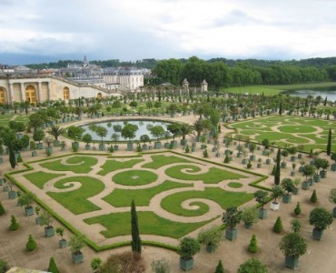 Der französischen Garten: Symmetrie aus Kies, Wasser und Skulpturen