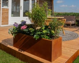 Jardineras de exterior: funcionalidad y diseño con acero corten