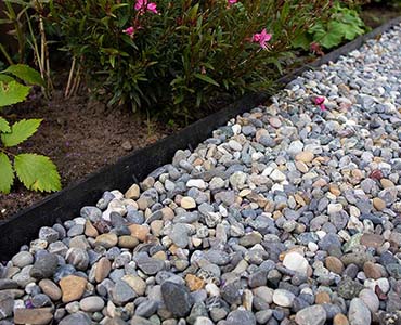 How do I install a garden edging?