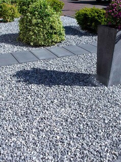 Gartenidee Vorgarten mit Flachen Kies Gartenidee Vorgarten mit Flachen Kies