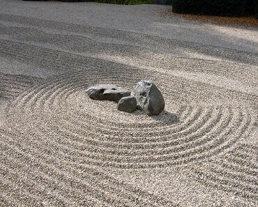 Jardín japonés con grava Jardín japonés con grava