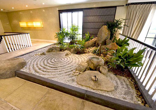 Jardín japonés interior Ejemplo de jardín japonés interior