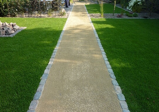 Der französischen Garten Gartenweg mit Dolomitt