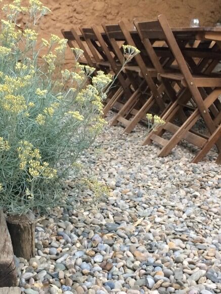 Jardín barato con piedras naturales